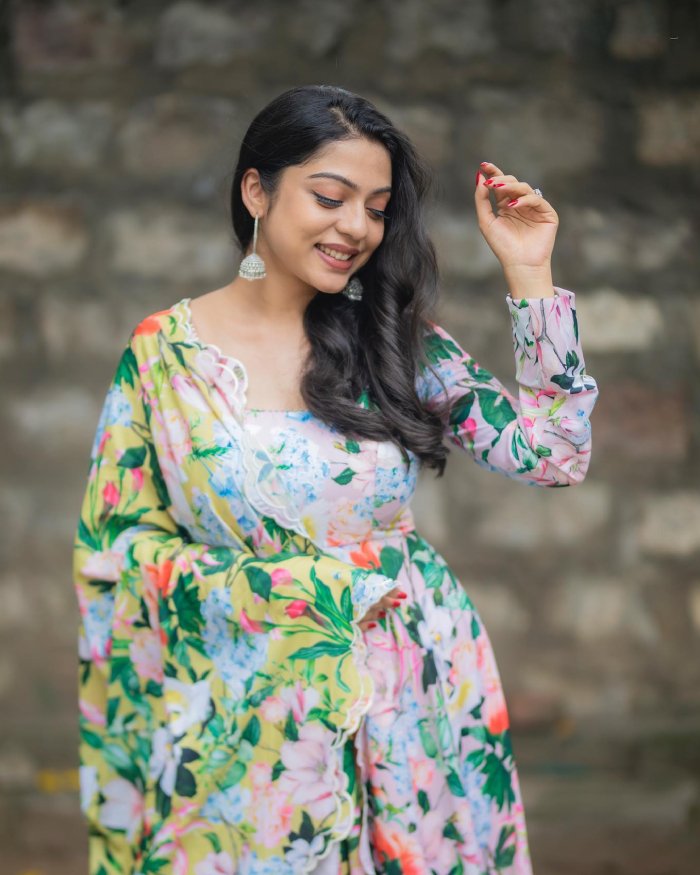 varsha bollamma 6